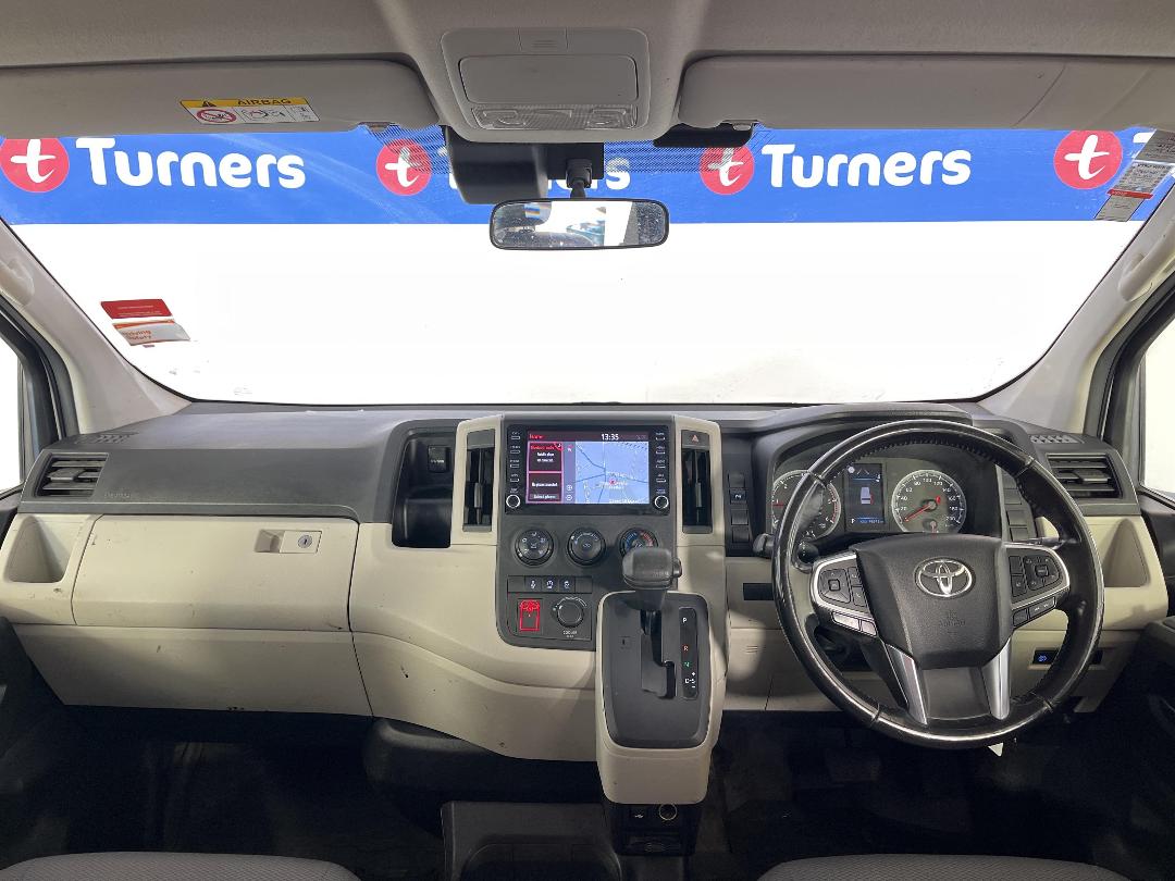 Photo '17' of Toyota Hiace Photo '17' of Toyota Hiace