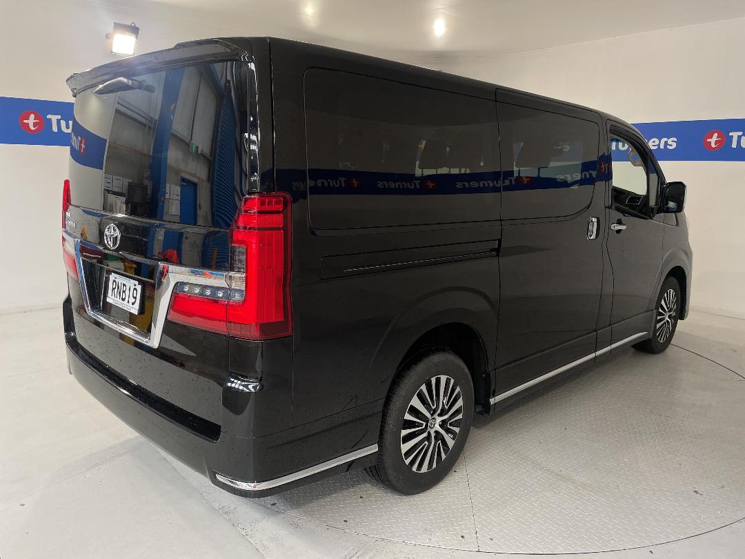 Photo '7' of Toyota Hiace Photo '7' of Toyota Hiace