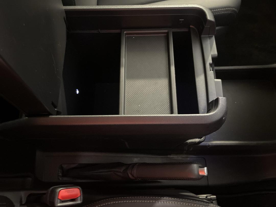 Photo '33' of Toyota Hiace Photo '33' of Toyota Hiace