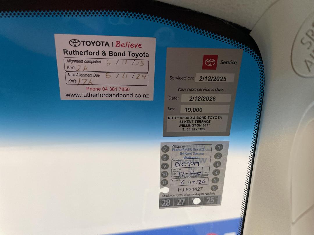 Photo '34' of Toyota Hiace Photo '34' of Toyota Hiace