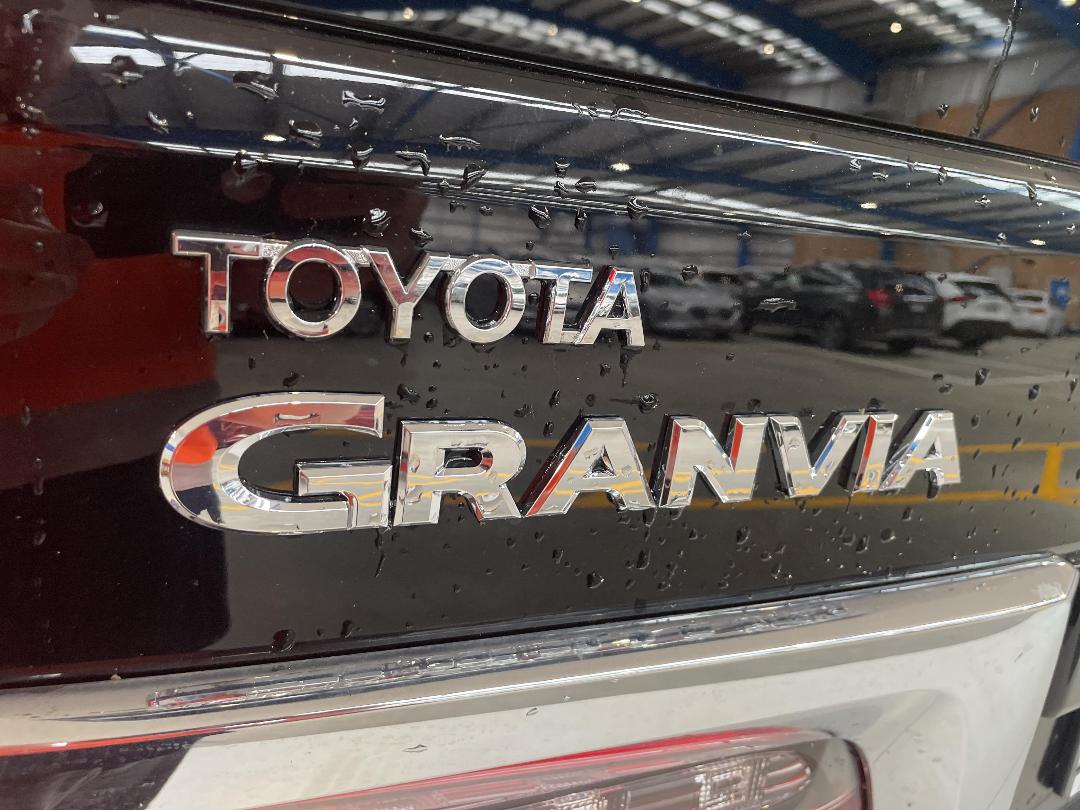 Photo '36' of Toyota Hiace Photo '36' of Toyota Hiace