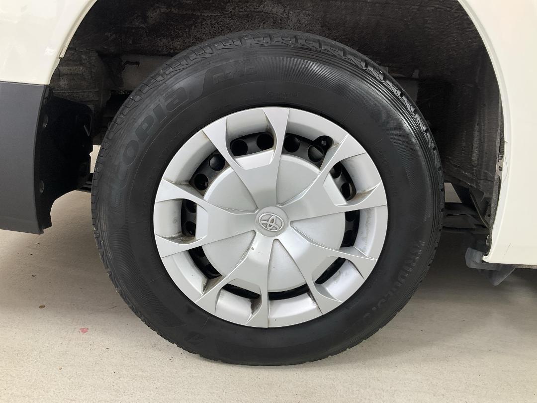 Photo '12' of Toyota Hiace