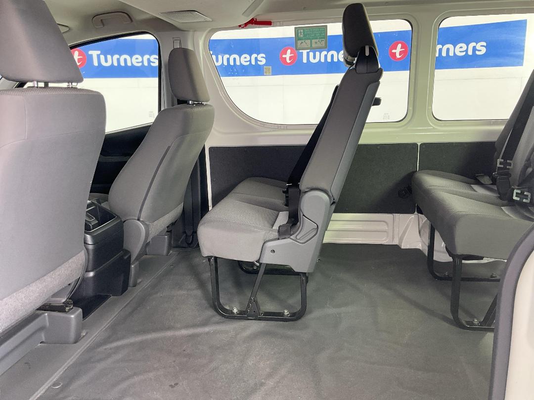 Photo '19' of Toyota Hiace