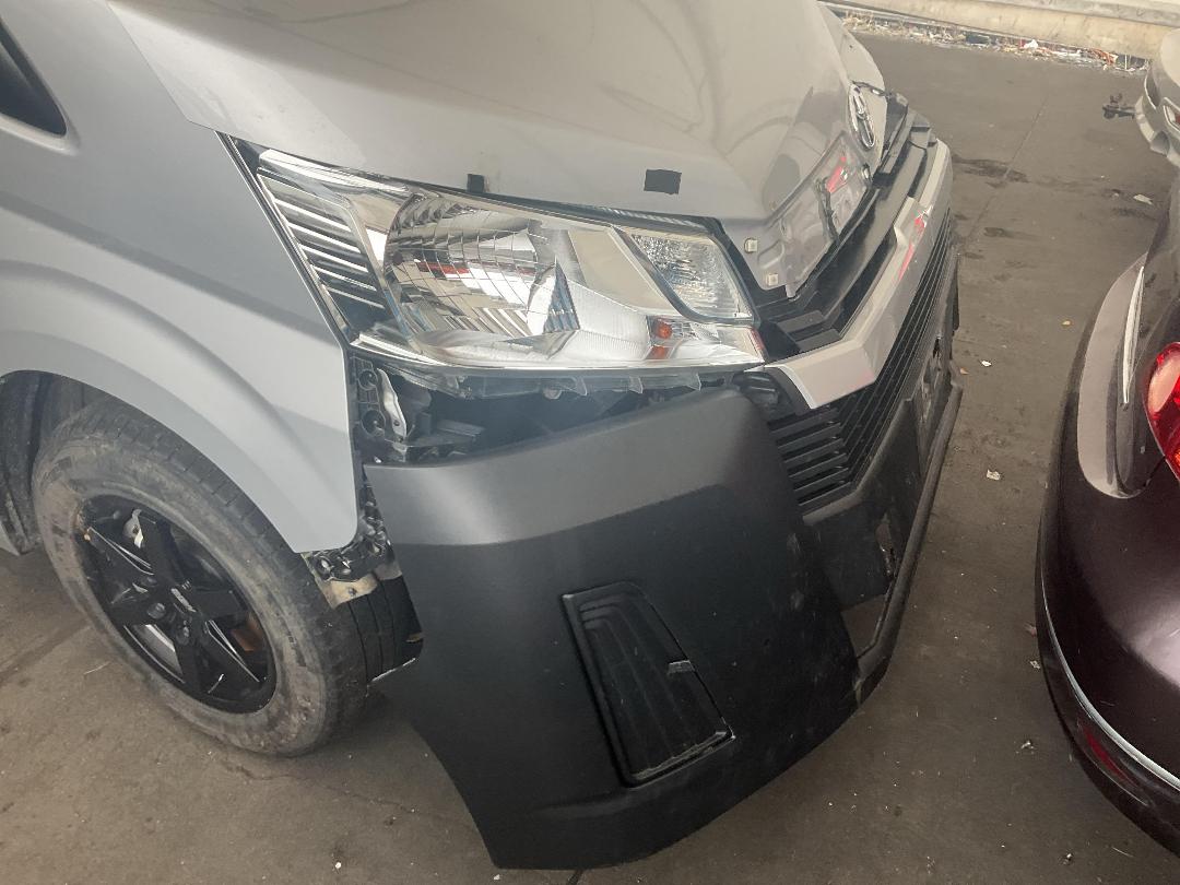 Photo '4' of Toyota Hiace ZR GVN Photo '4' of Toyota Hiace ZR GVN