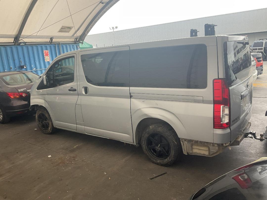 Photo '10' of Toyota Hiace ZR GVN Photo '10' of Toyota Hiace ZR GVN