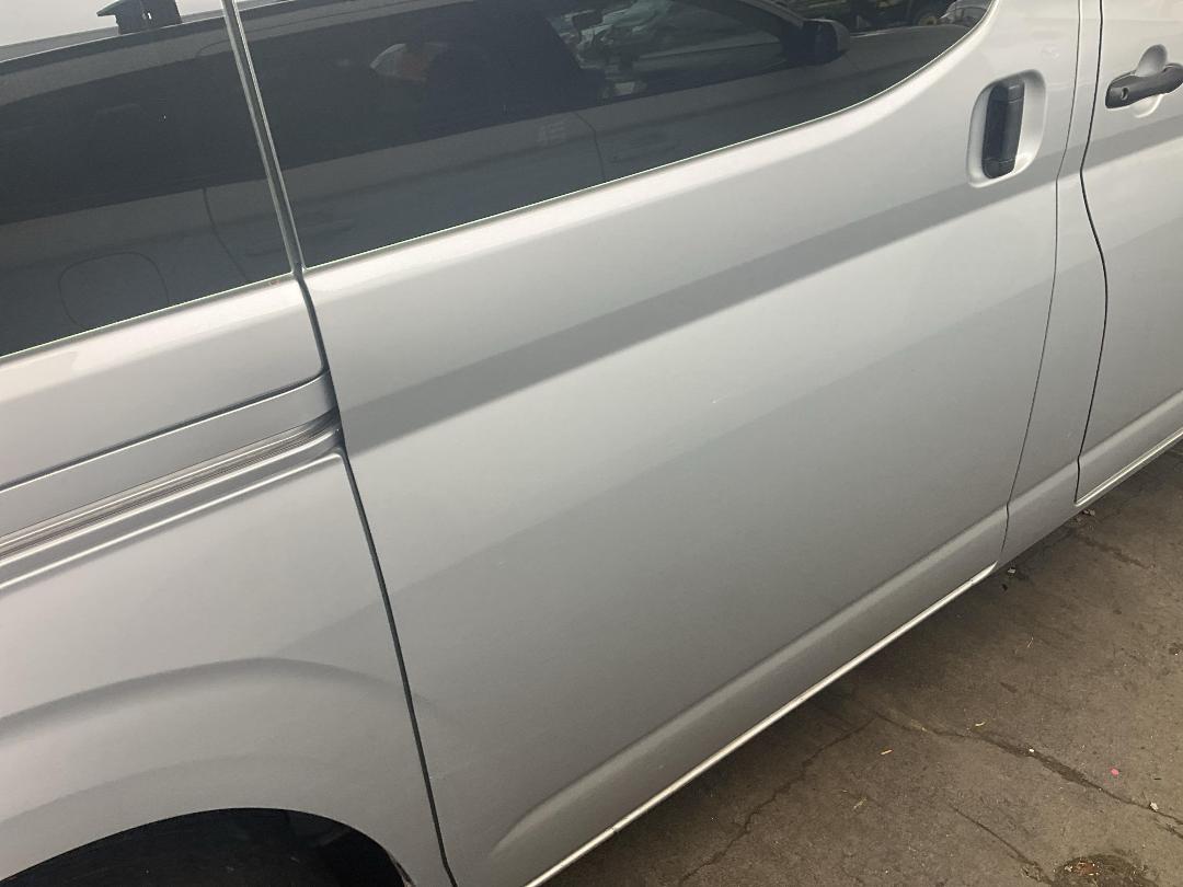 Photo '15' of Toyota Hiace ZR GVN Photo '15' of Toyota Hiace ZR GVN