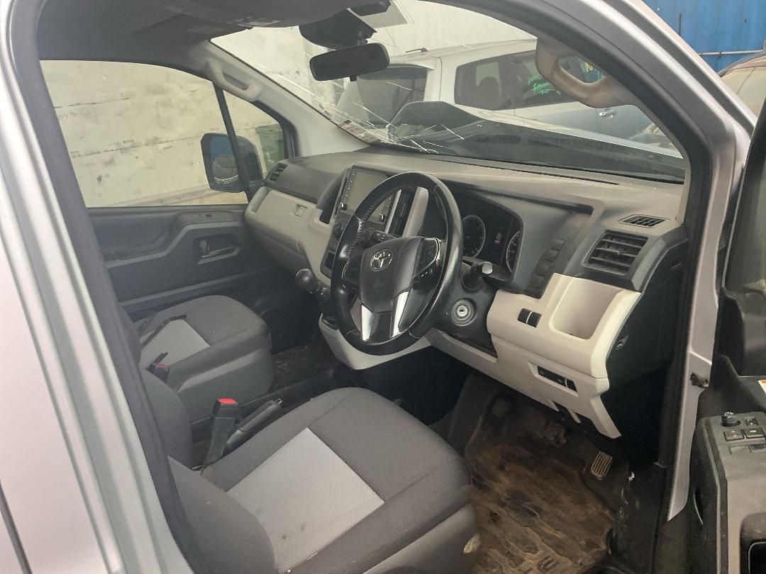 Photo '19' of Toyota Hiace ZR GVN Photo '19' of Toyota Hiace ZR GVN