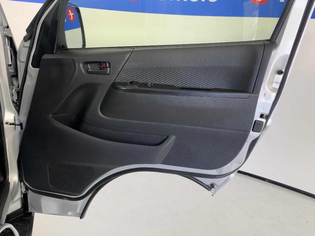 Photo '14' of Toyota Hiace