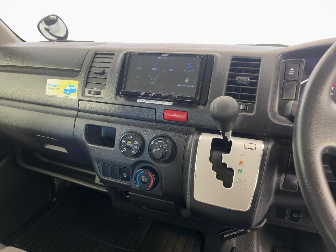 Photo '17' of Toyota Hiace