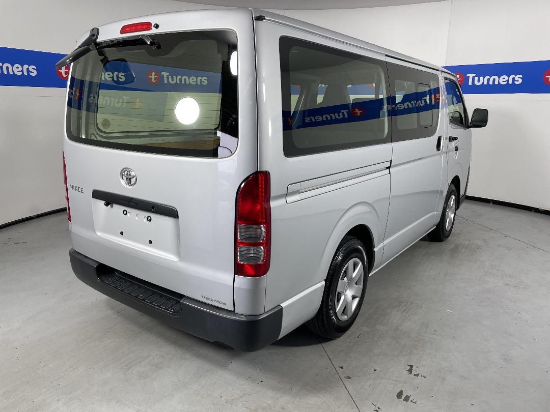 Photo '7' of Toyota Hiace