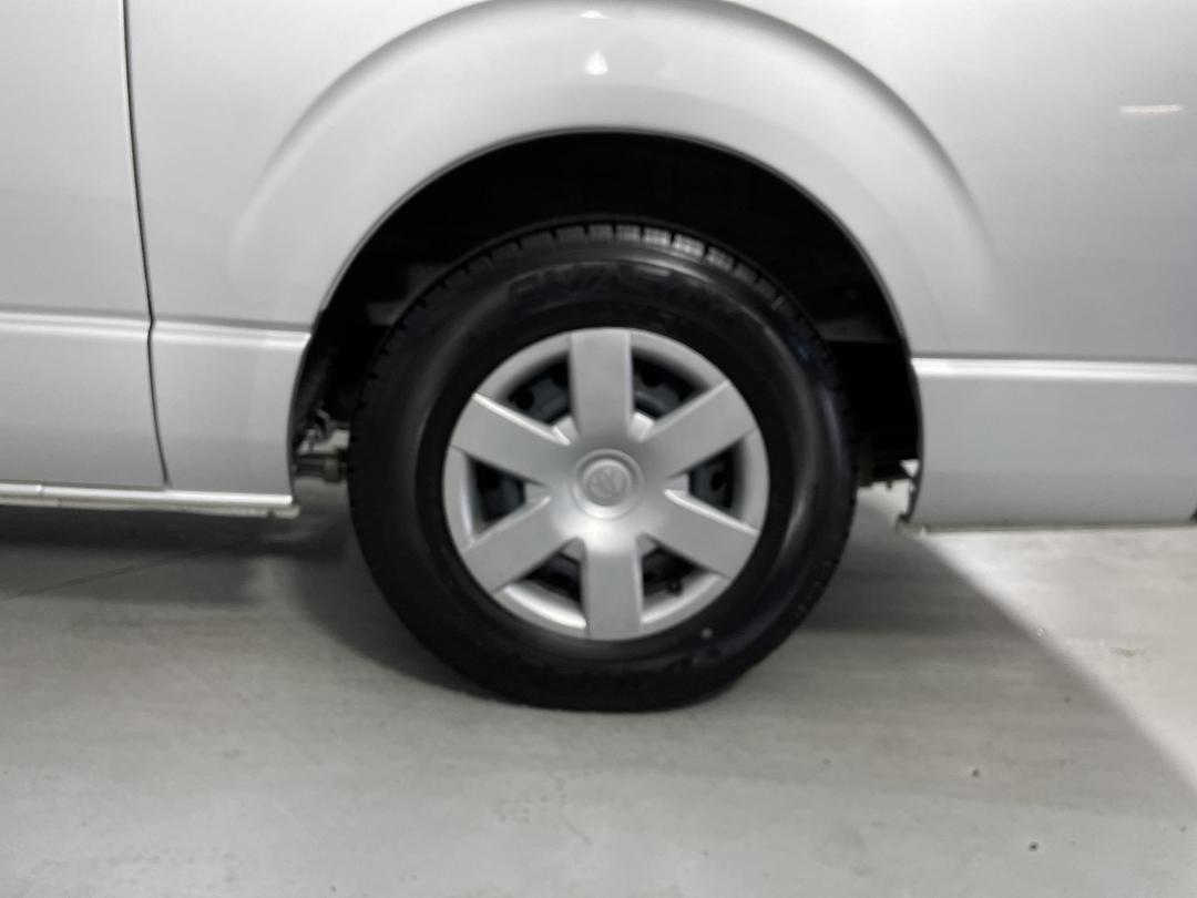 Photo '11' of Toyota Hiace