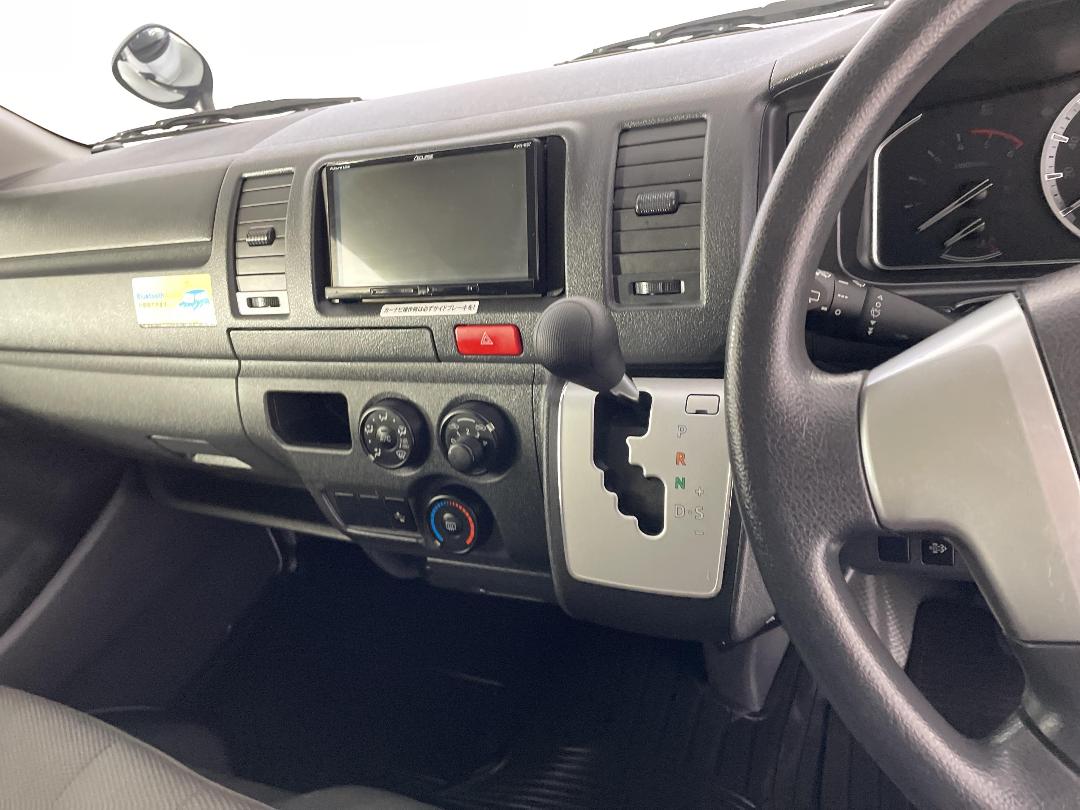 Photo '18' of Toyota Hiace