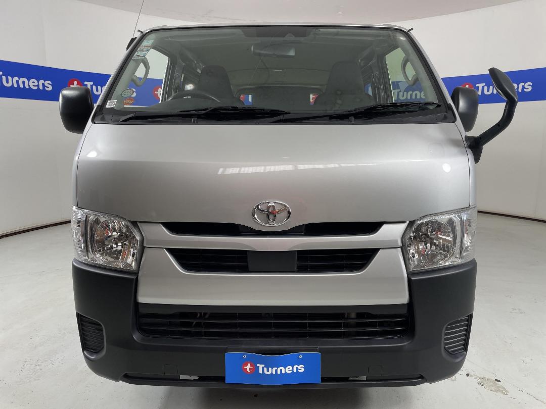 Photo '2' of Toyota Hiace