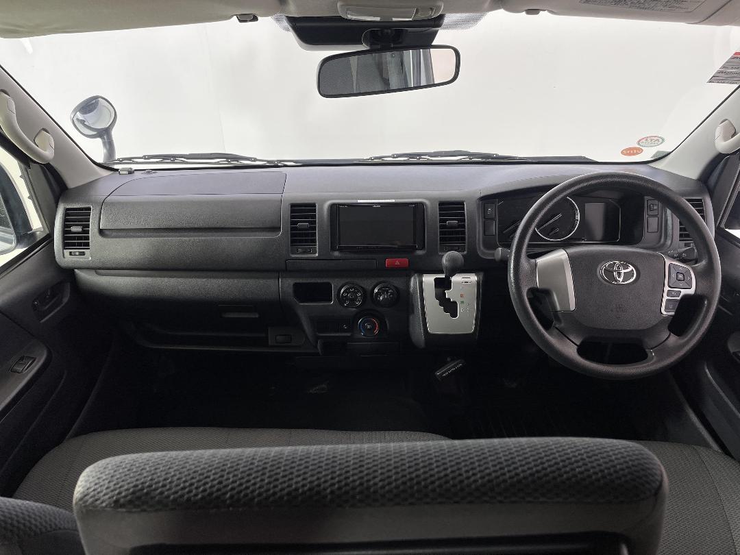 Photo '17' of Toyota Hiace