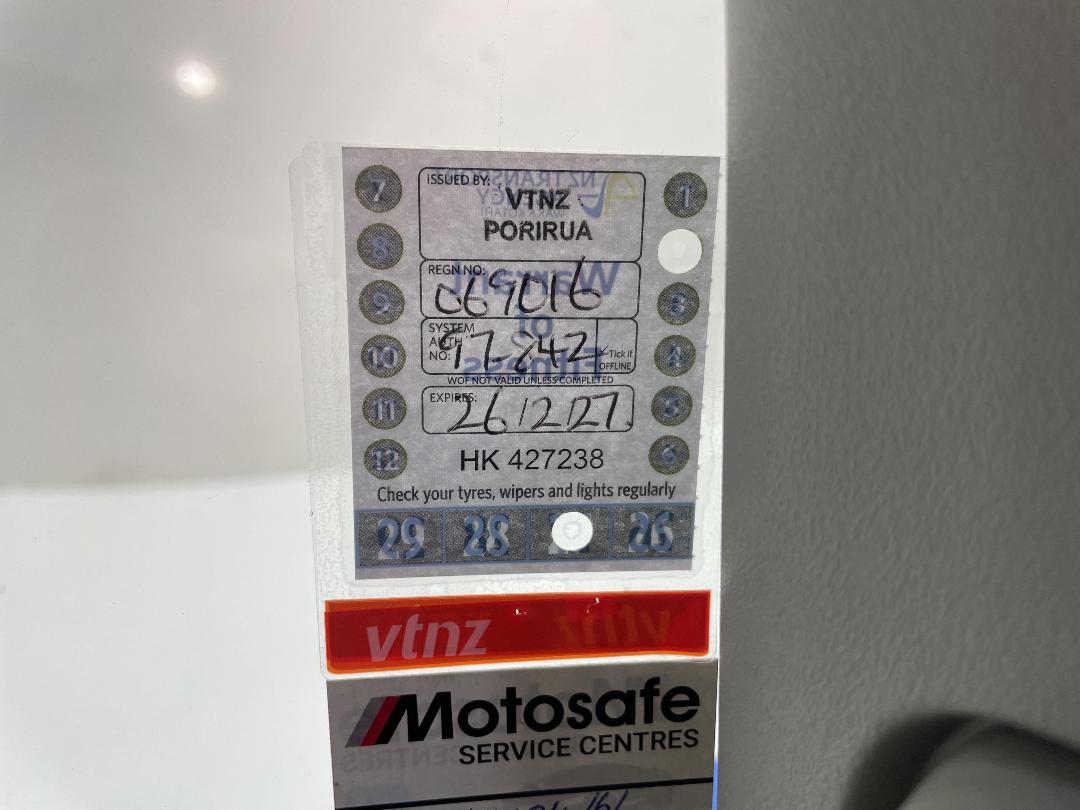 Photo '24' of Toyota Hiace