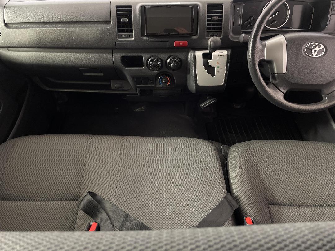 Photo '18' of Toyota Hiace