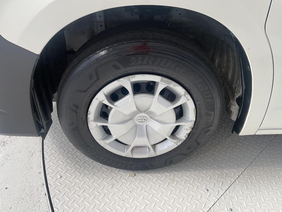 Photo '10' of Toyota Hiace