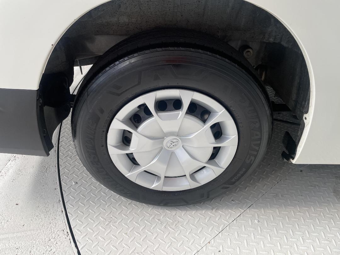 Photo '12' of Toyota Hiace