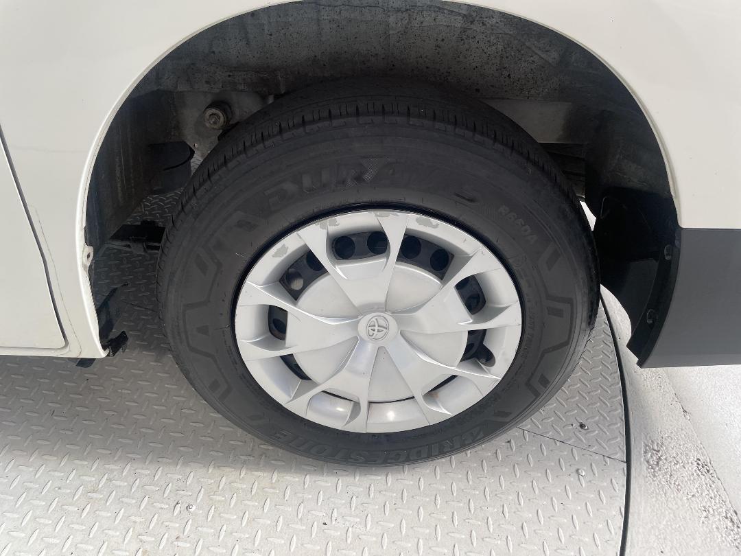 Photo '11' of Toyota Hiace