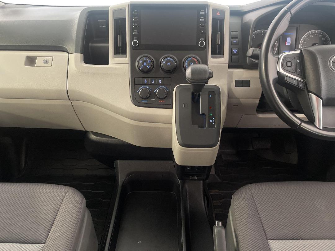 Photo '18' of Toyota Hiace