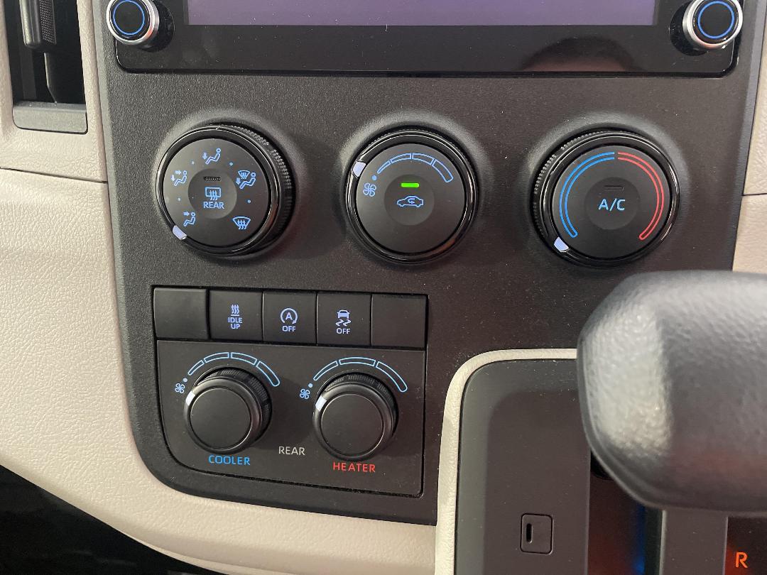 Photo '29' of Toyota Hiace