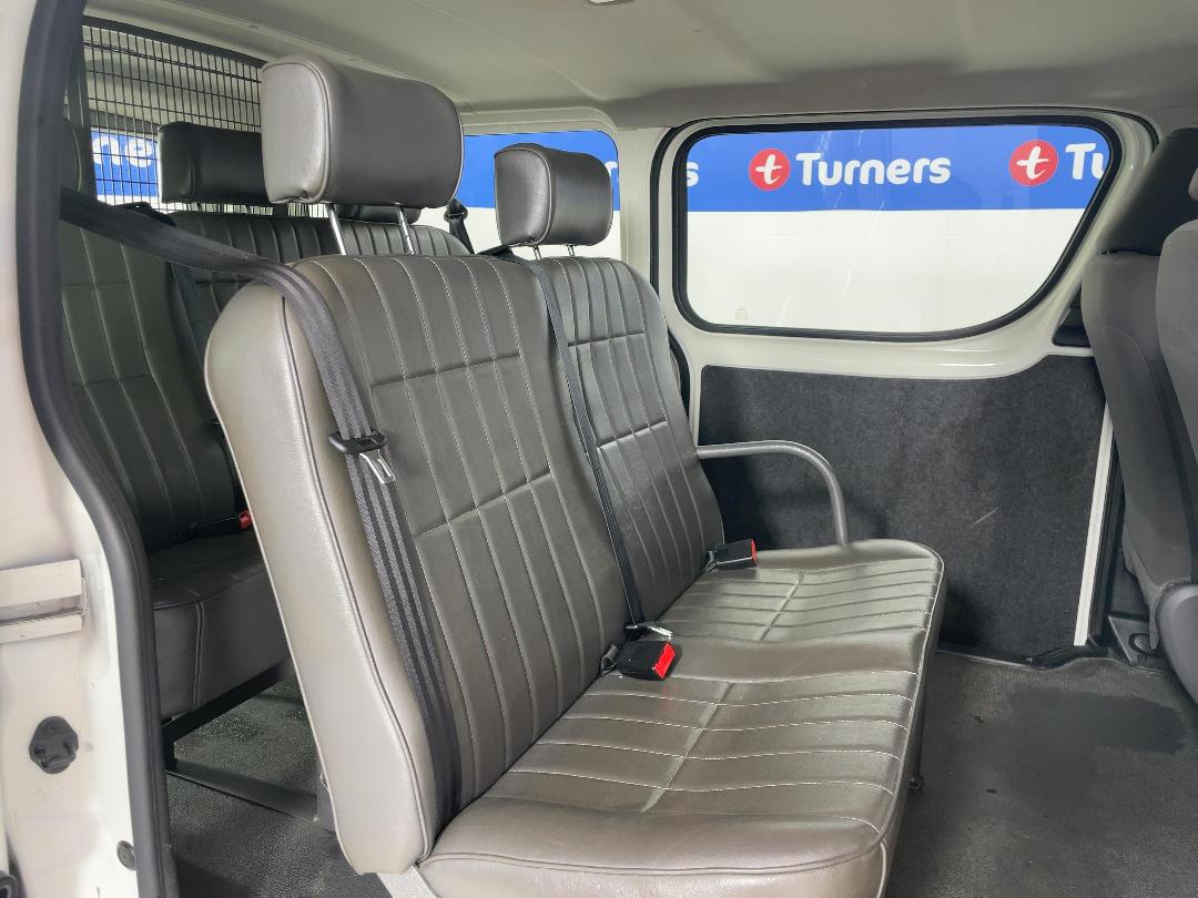 Photo '20' of Toyota Hiace Photo '20' of Toyota Hiace