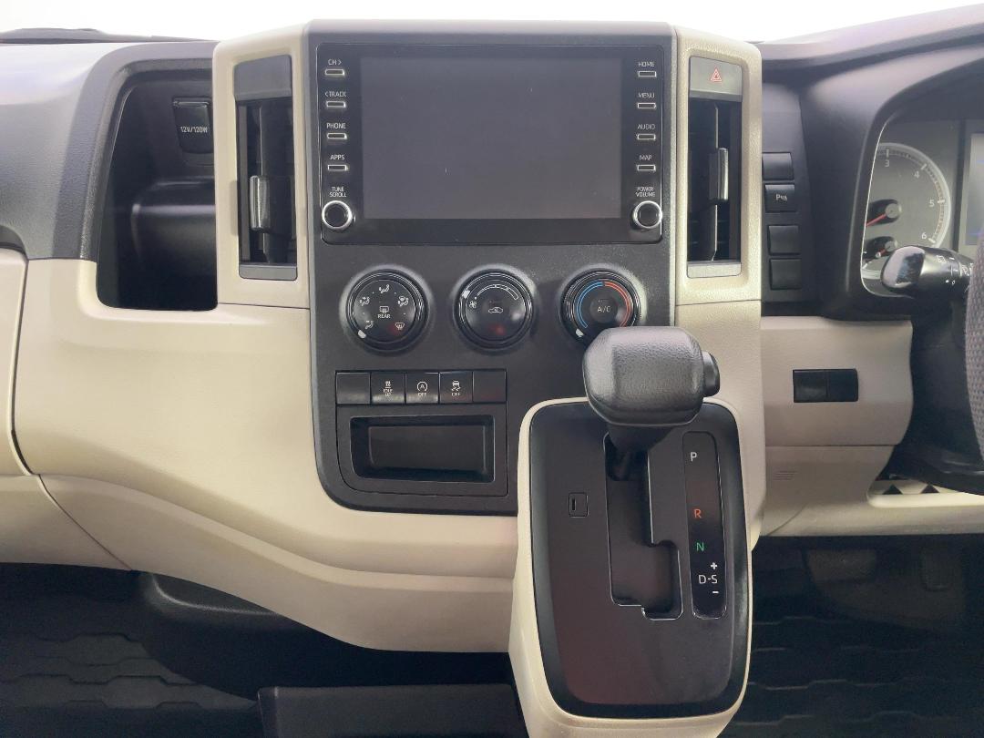 Photo '18' of Toyota Hiace Photo '18' of Toyota Hiace