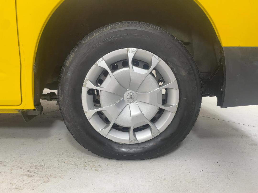 Photo '11' of Toyota Hiace