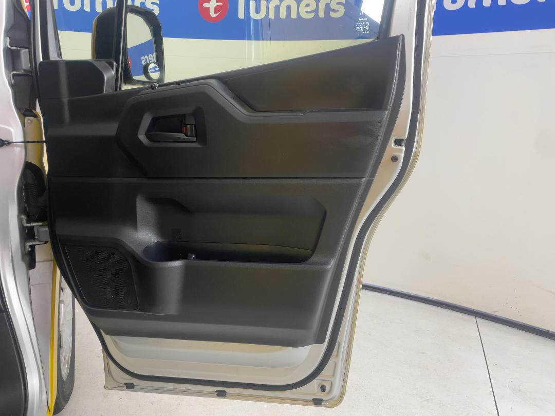 Photo '15' of Toyota Hiace