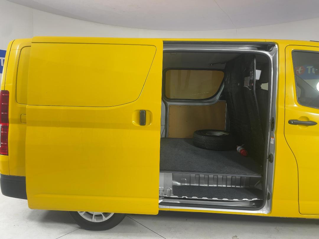 Photo '19' of Toyota Hiace