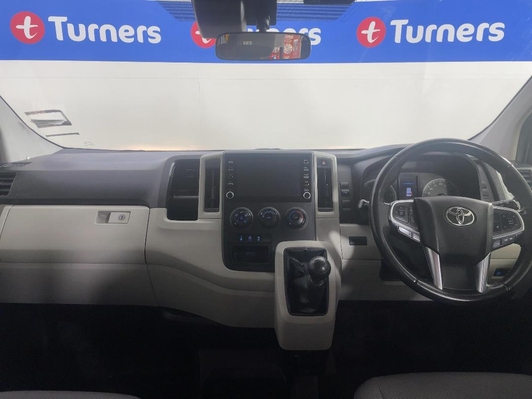 Photo '17' of Toyota Hiace