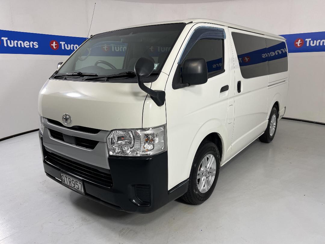 Photo '4' of Toyota Hiace
