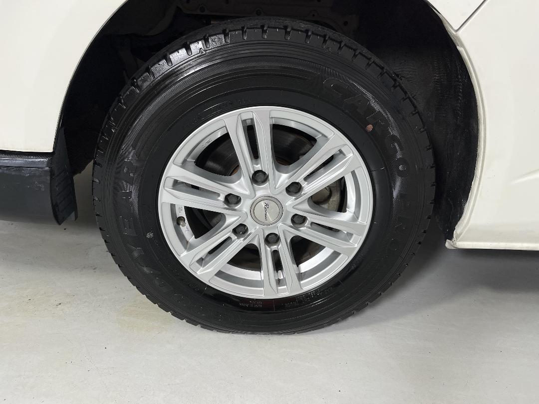 Photo '10' of Toyota Hiace