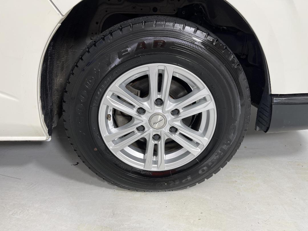 Photo '9' of Toyota Hiace