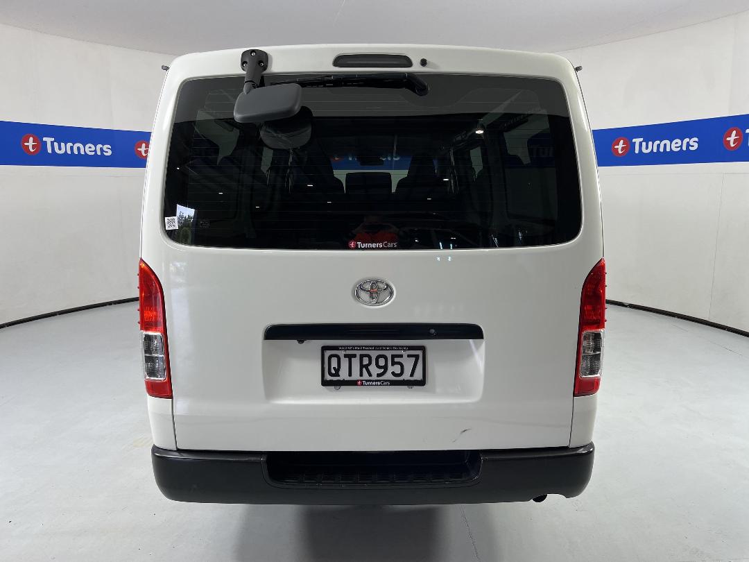 Photo '6' of Toyota Hiace