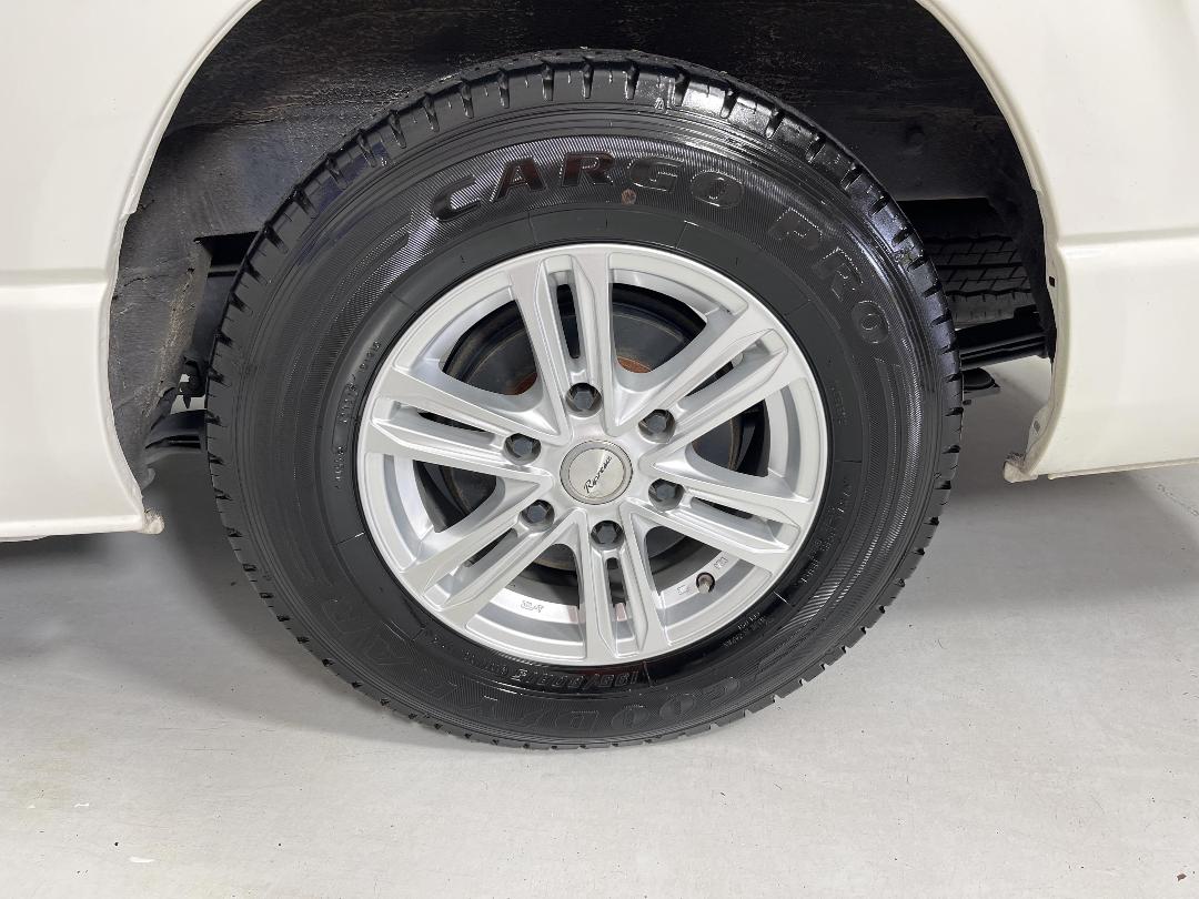 Photo '11' of Toyota Hiace