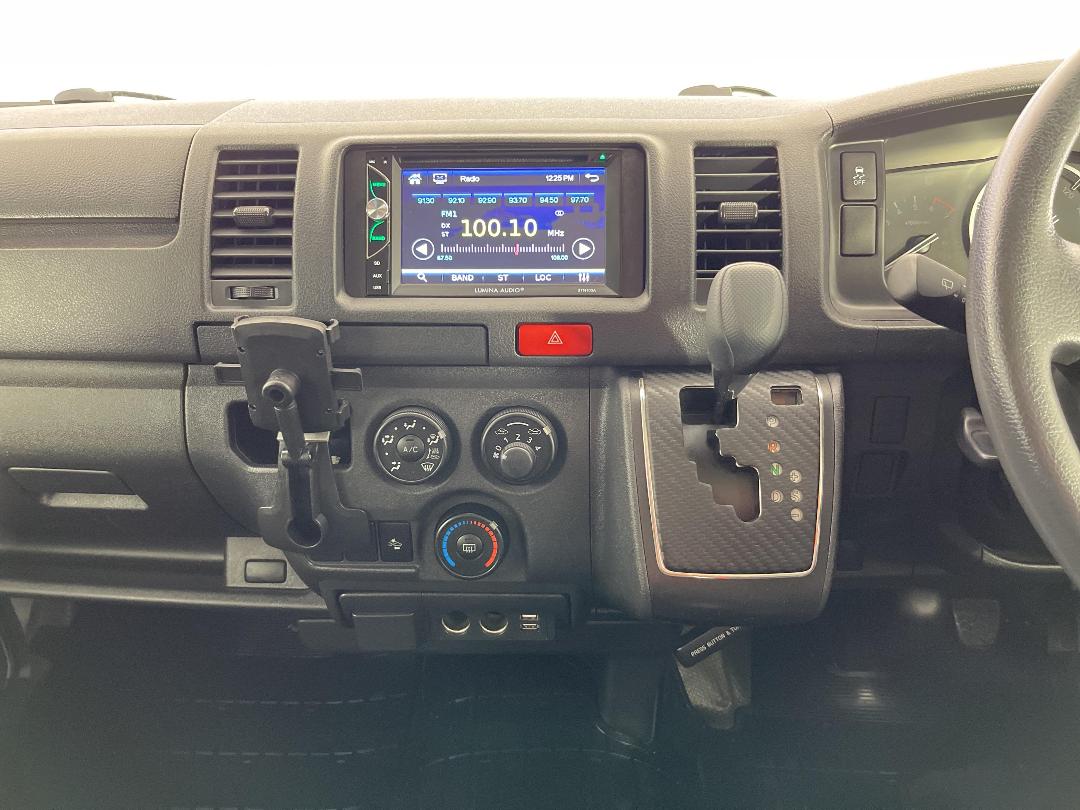 Photo '18' of Toyota Hiace