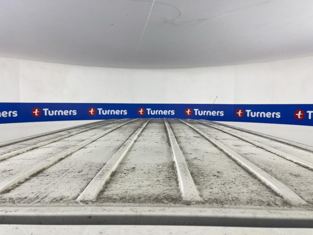 Photo '24' of Toyota Hiace