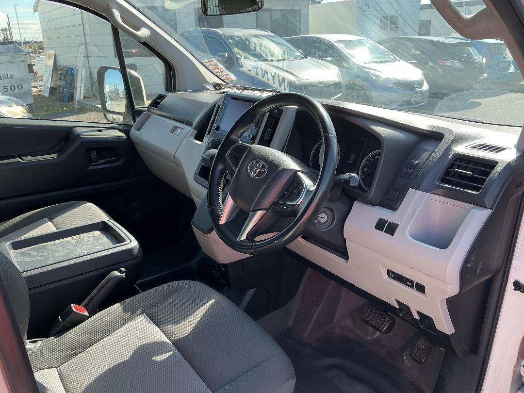 Photo '11' of Toyota Hiace ZX PVN