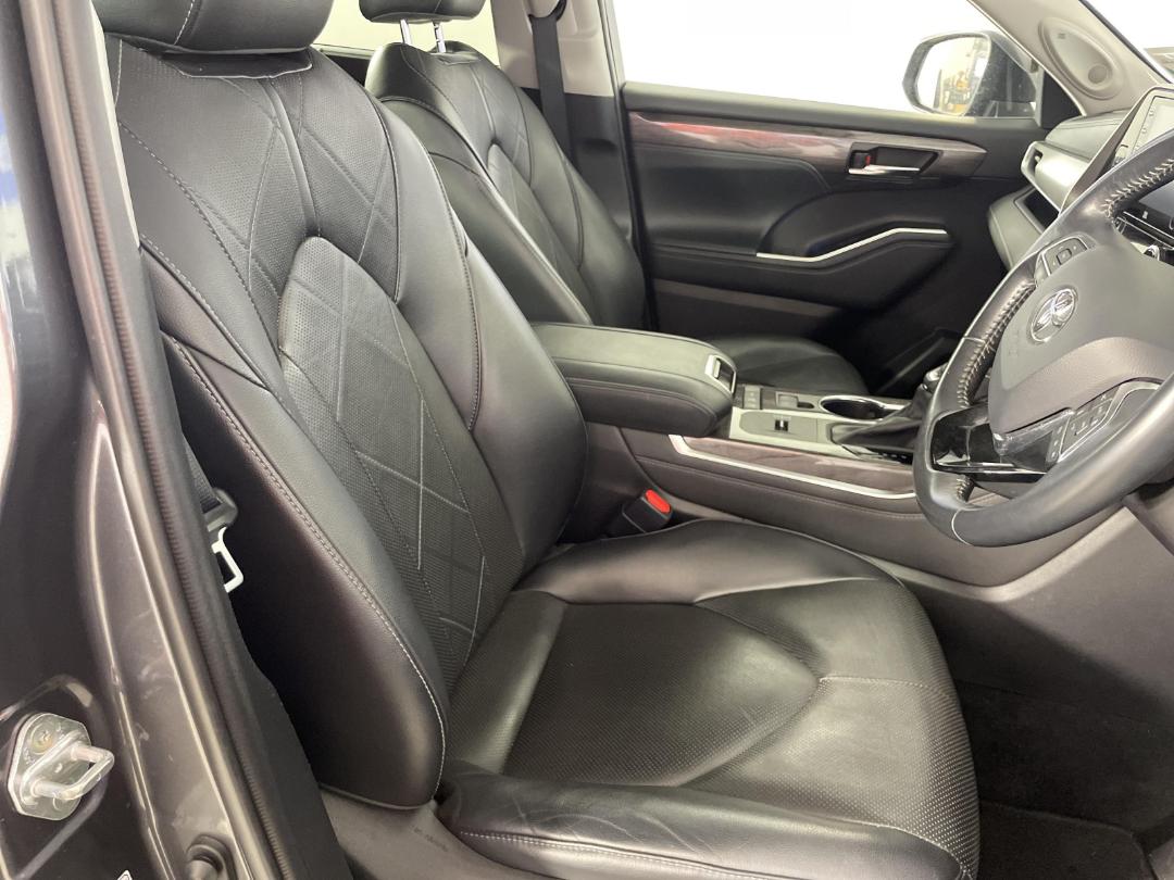 Photo '16' of Toyota Highlander Photo '16' of Toyota Highlander