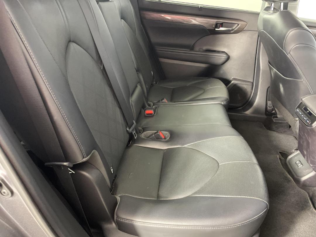 Photo '20' of Toyota Highlander Photo '20' of Toyota Highlander