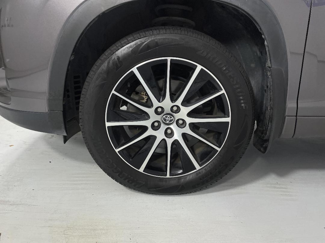 Photo '10' of Toyota Highlander