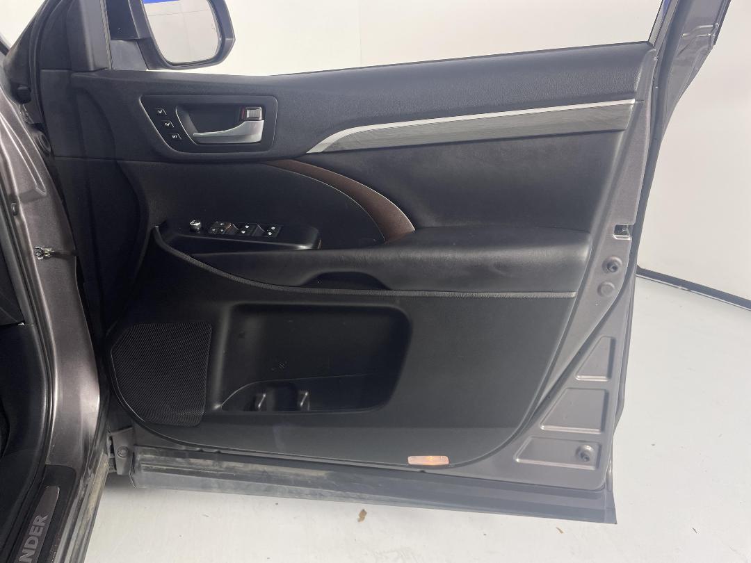 Photo '15' of Toyota Highlander