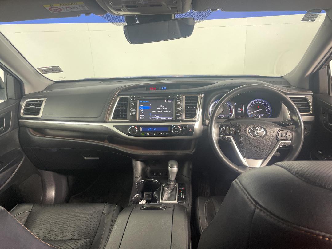 Photo '17' of Toyota Highlander