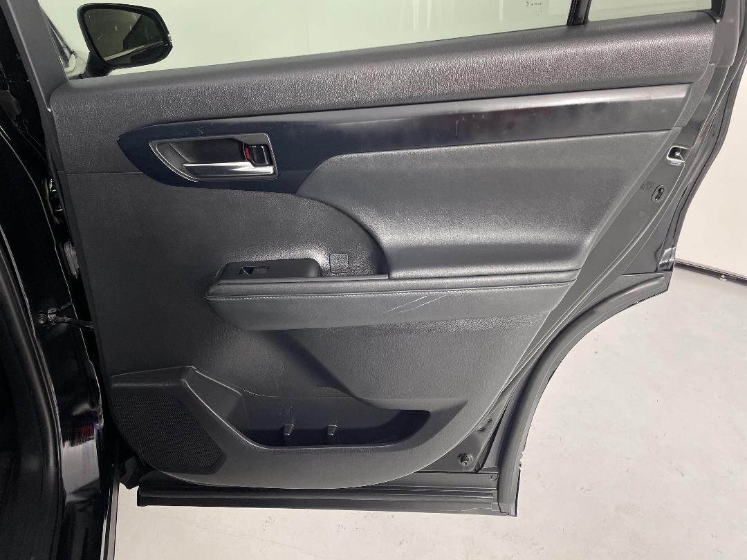 Photo '19' of Toyota Highlander Photo '19' of Toyota Highlander