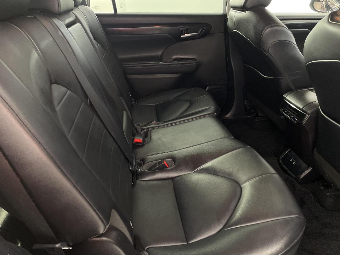 Photo '20' of Toyota Highlander Photo '20' of Toyota Highlander