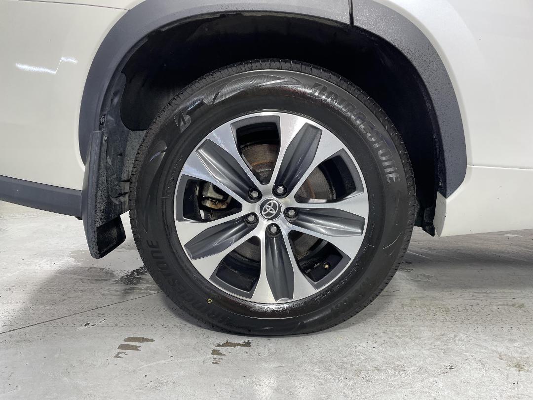 Photo '12' of Toyota Highlander Photo '12' of Toyota Highlander