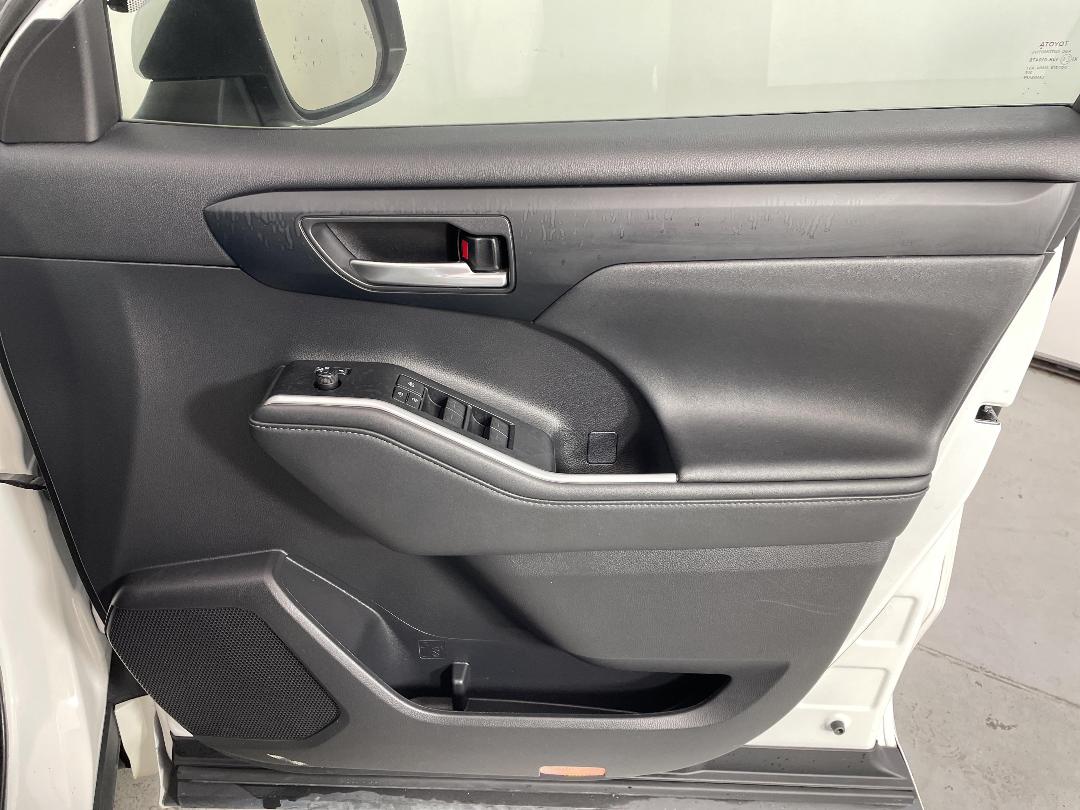 Photo '15' of Toyota Highlander Photo '15' of Toyota Highlander