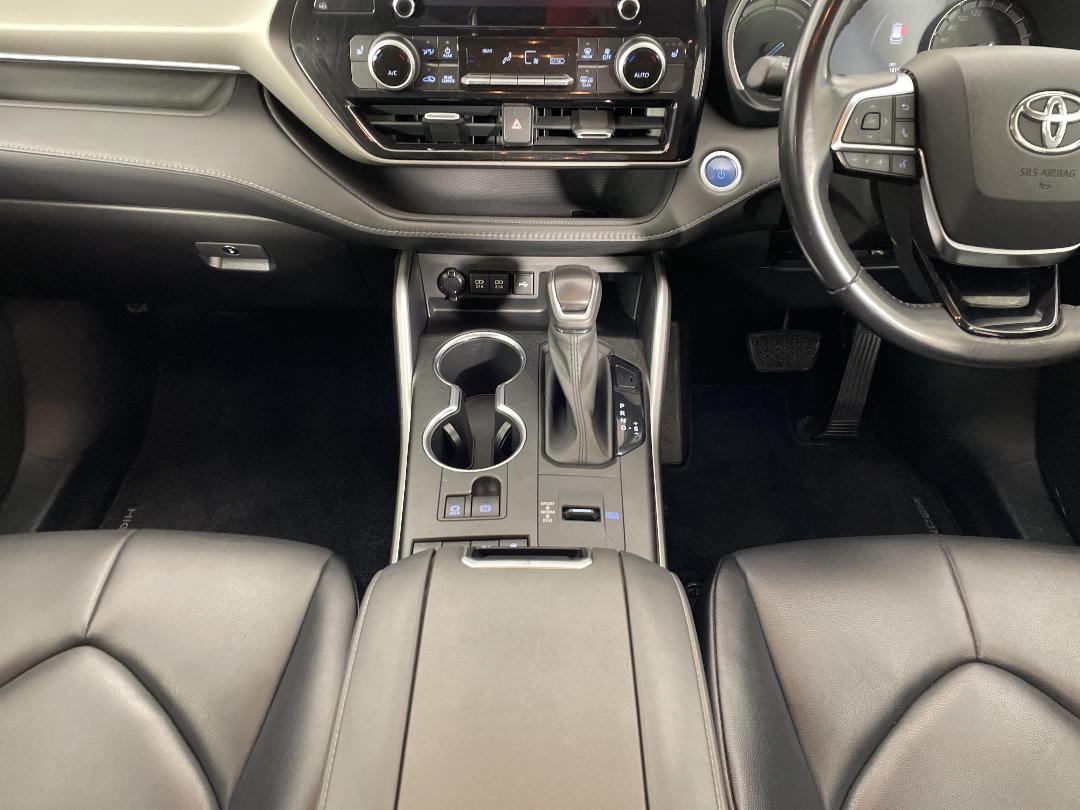 Photo '18' of Toyota Highlander Photo '18' of Toyota Highlander