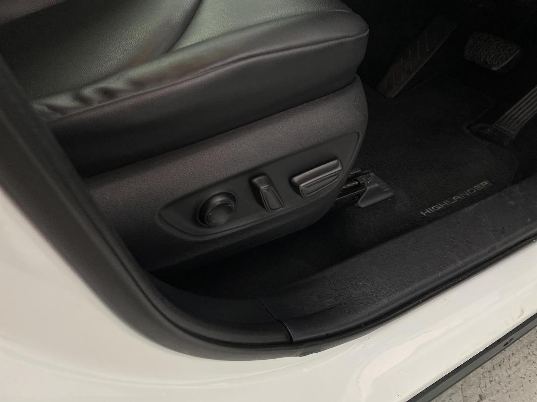 Photo '27' of Toyota Highlander Photo '27' of Toyota Highlander